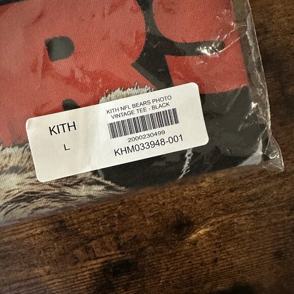 NEW Kith for the NFL Chicago Bears Photo Vintage T-Shirt - Large - SOLD OUT - Picture 2 of 3